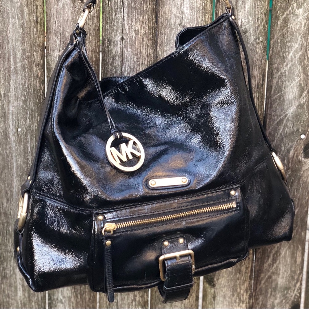 Michael Kors black patent leather hobo A-0808